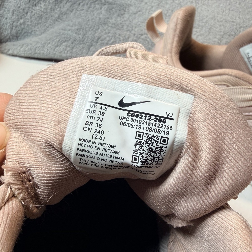 Nike Legend Essential Athletic Women's Shoes Stone Mauve, Size 7 - Picture 3 of 6
